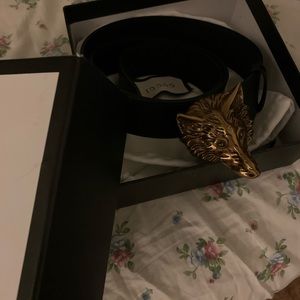 Limited edition Gucci Wolf buckled belt.